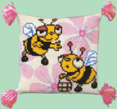 Набір для вишивання подушки хрестиком Чарівна Мить РТ-111 "Веселі бджілки"